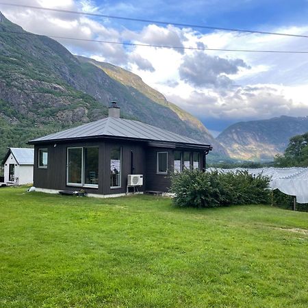 Jordeplegarden Holiday Home - Part Of A Farm - Two Buildings - Close To Flam Lærdalsøyri エクステリア 写真