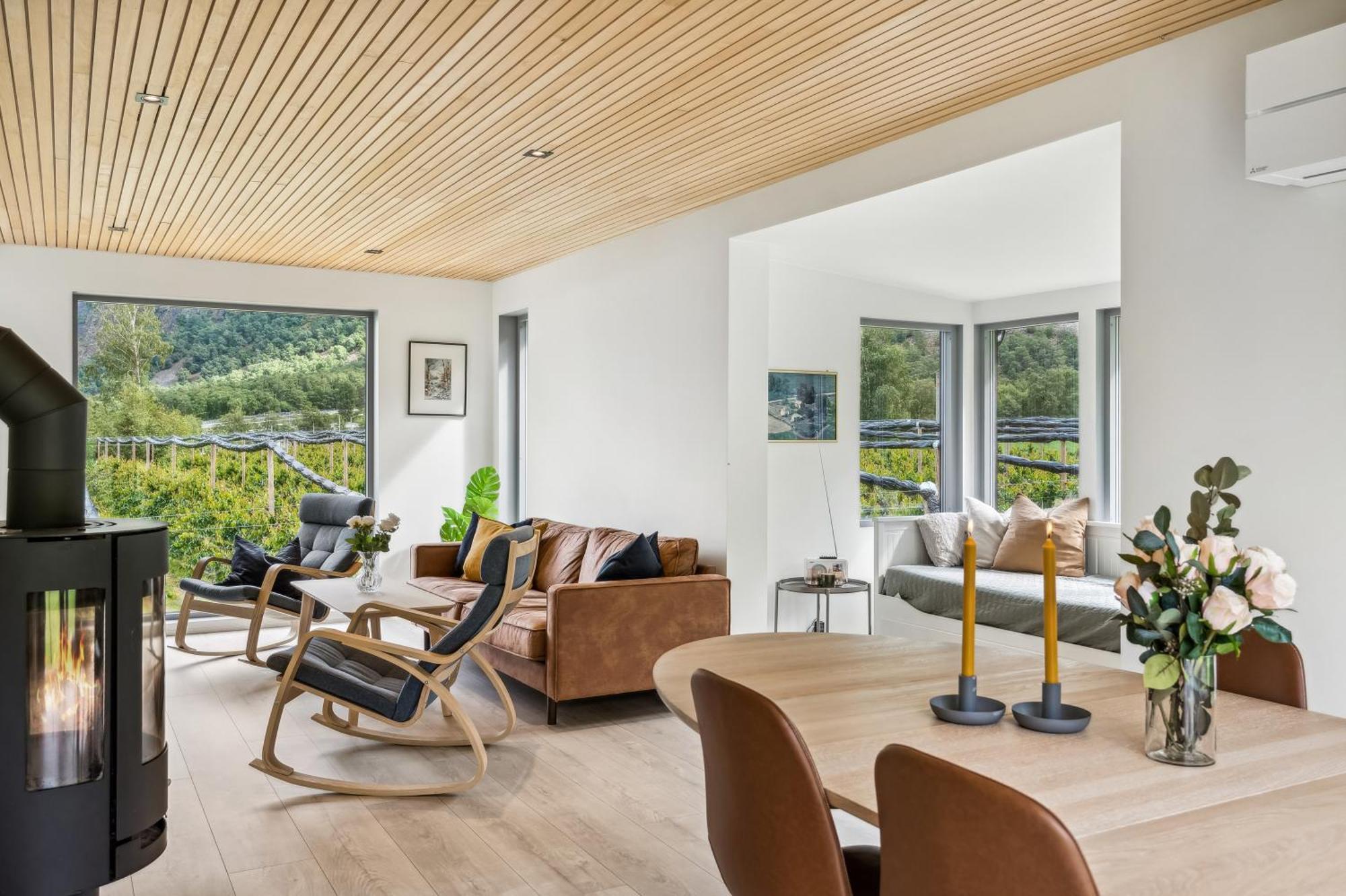 Jordeplegarden Holiday Home - Part Of A Farm - Two Buildings - Close To Flam Lærdalsøyri エクステリア 写真