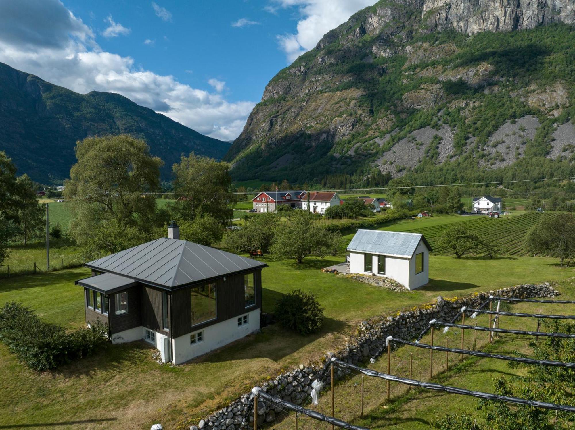 Jordeplegarden Holiday Home - Part Of A Farm - Two Buildings - Close To Flam Lærdalsøyri エクステリア 写真