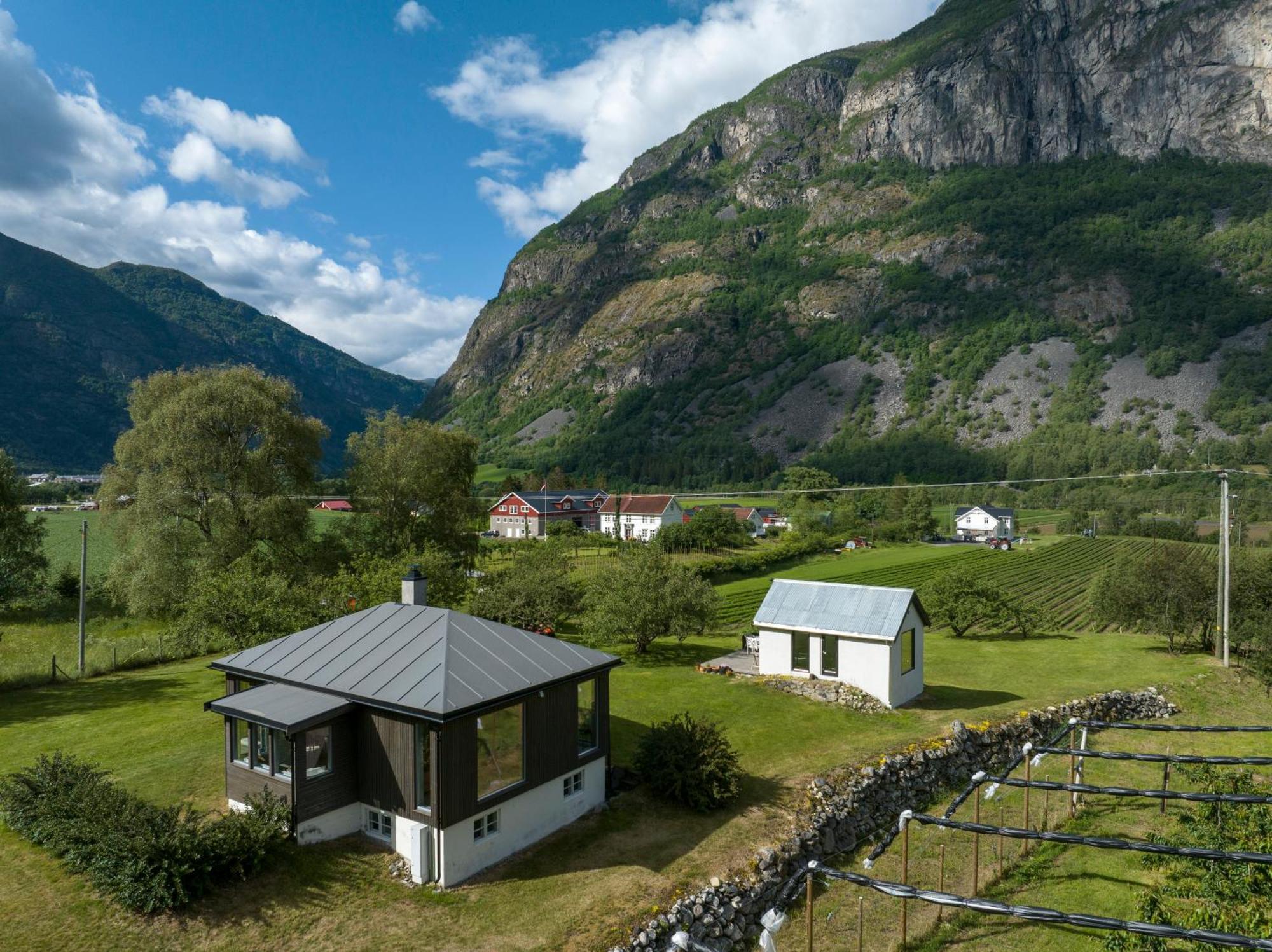 Jordeplegarden Holiday Home - Part Of A Farm - Two Buildings - Close To Flam Lærdalsøyri エクステリア 写真
